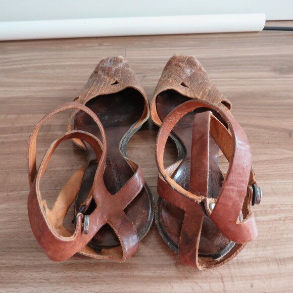 CYDWOQ VINTAGE Brown Leather Square Toe Ankle Strap Sandals Offbeat Quirky Boho - Picture 10 of 13